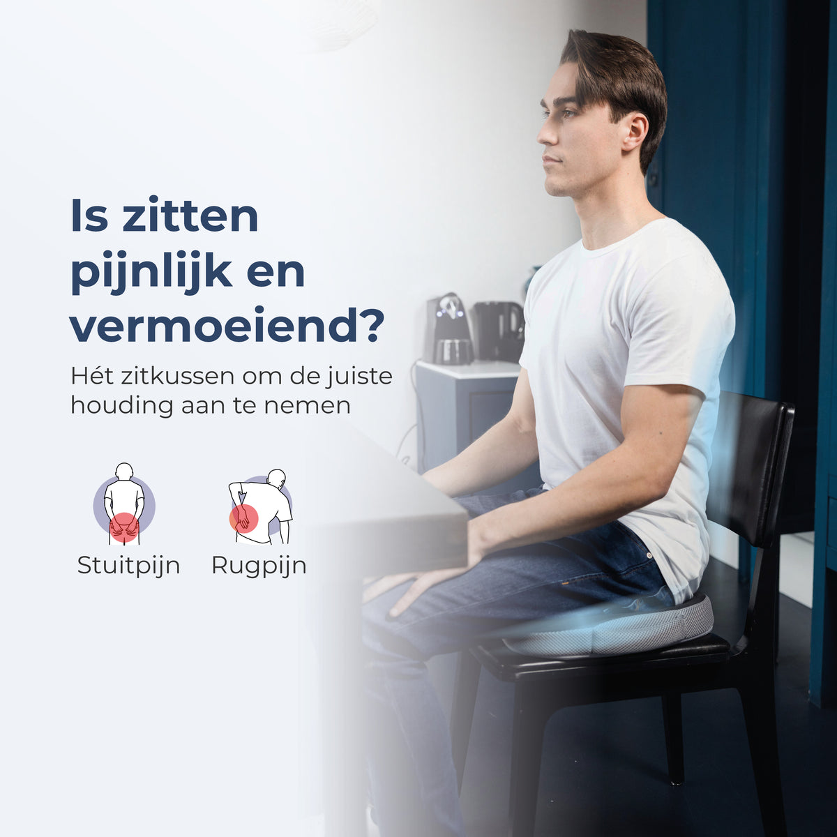 Man zit op een bureaustoel met Zitkussen Makalu
