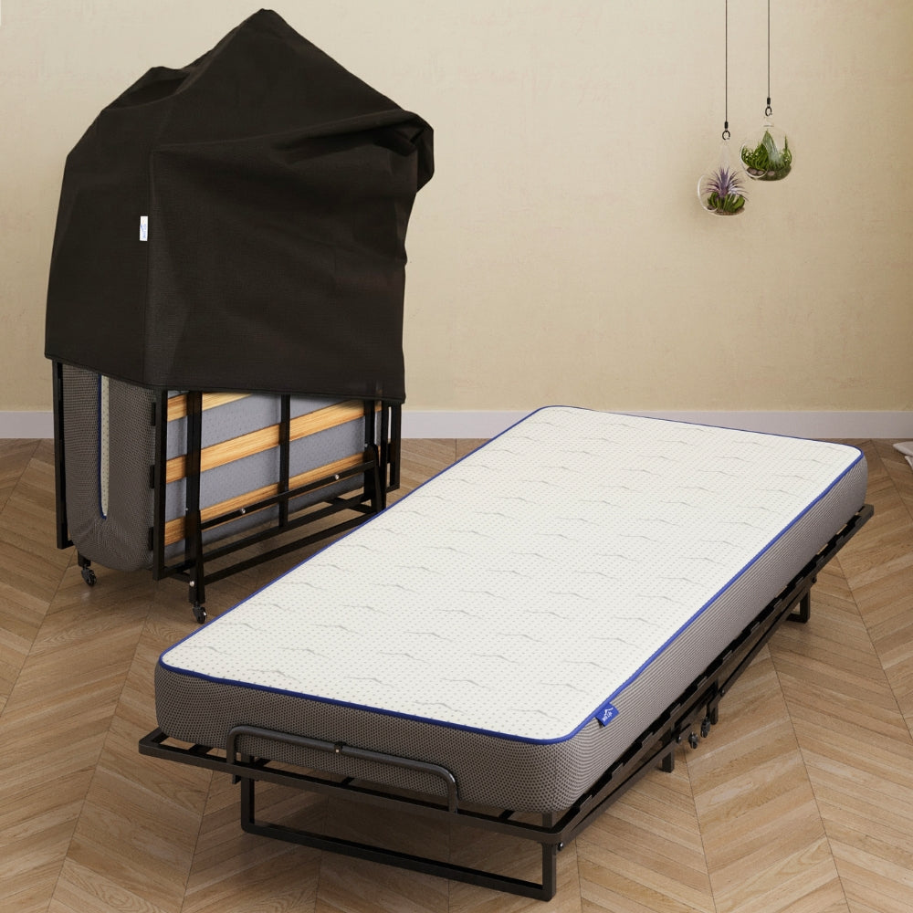 Vouwbed Yarra met lattenbodem uitgeklapt 90 x 200 cm met 10 cm matras, naast de zwarte opberghoes